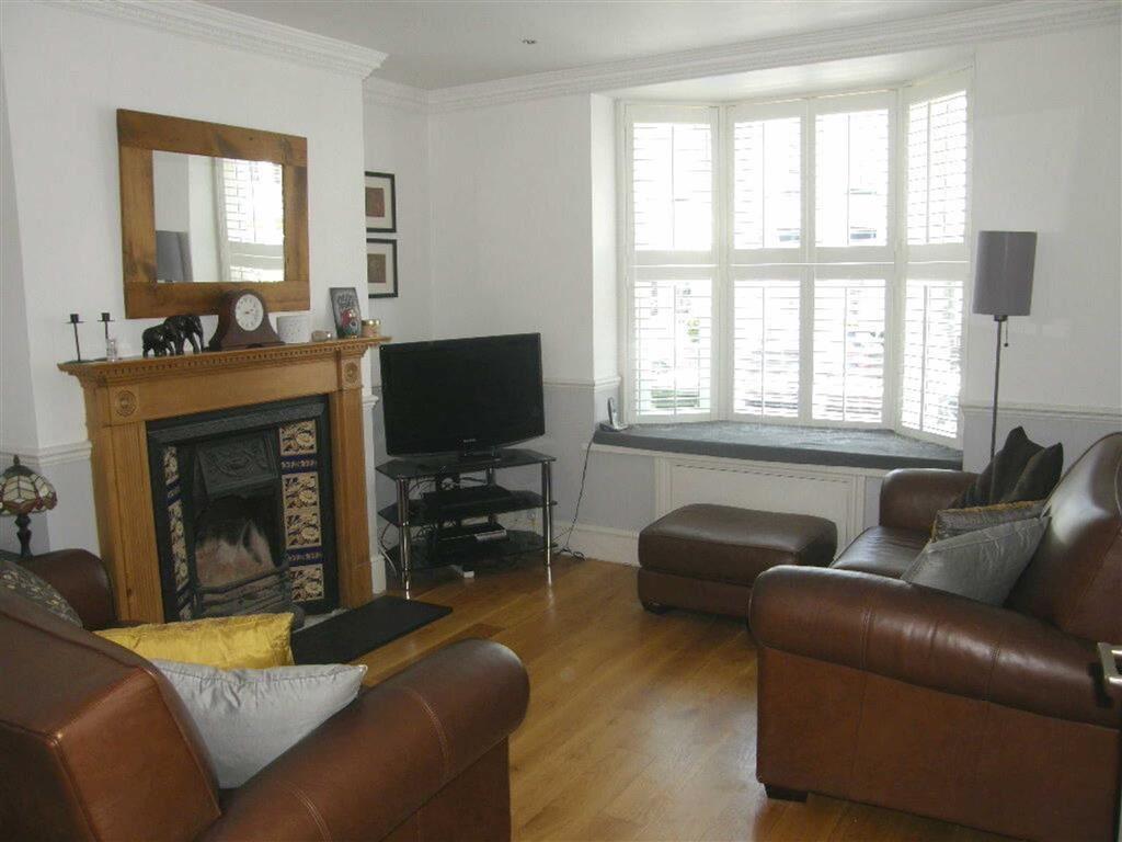 3 bedroom terraced house for sale in Bushey Village, WD23