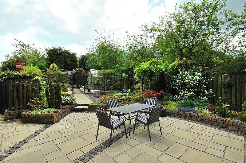 Patio Design Ideas, Photos & Inspiration | Rightmove Home Ideas