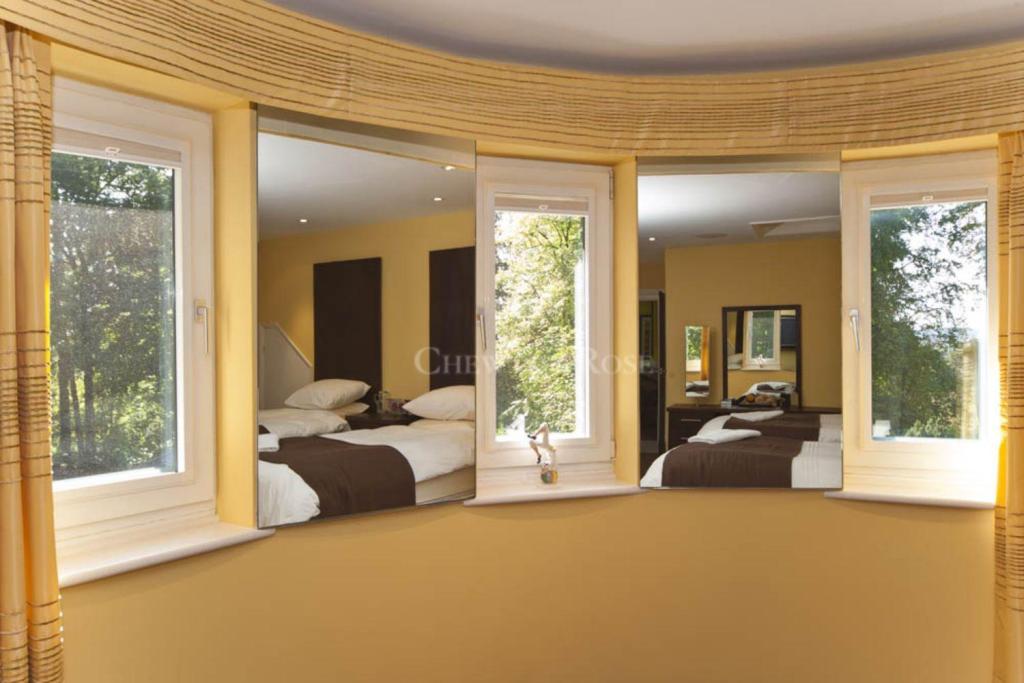 7 bedroom detached house for sale in Bourne End, Buckinghamshire, SL8