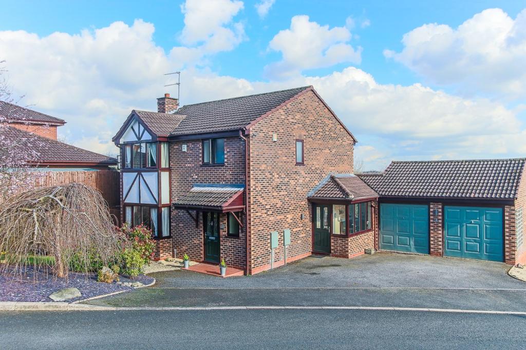 bedroom detached house for sale in Batsford Close, Redditch ...