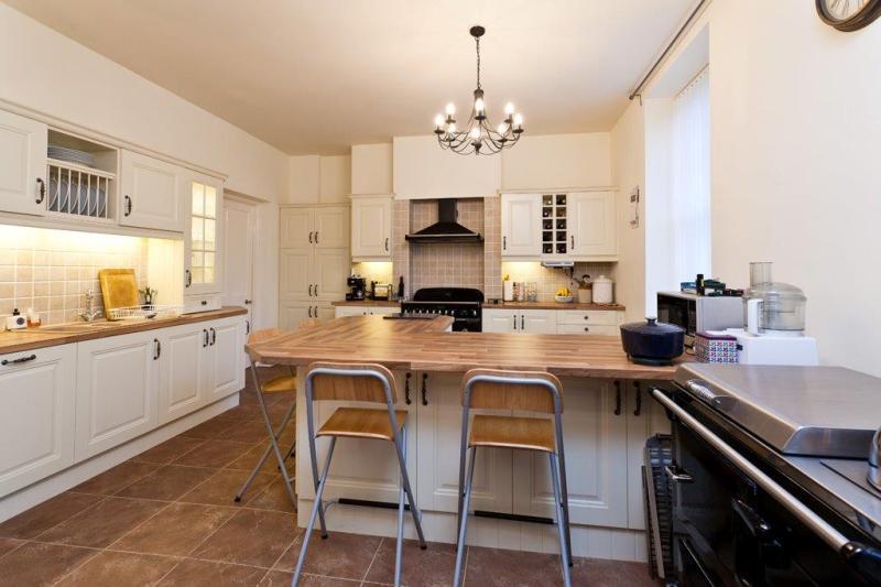 5 bedroom detached house for sale in Forty Acre Lane, Twemlow Green