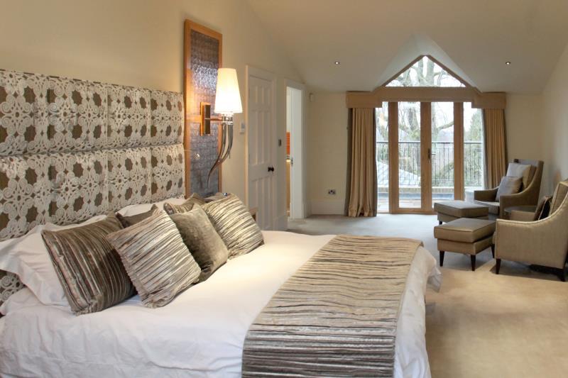 5 bedroom detached house for sale in Macclesfield Road, Alderley Edge