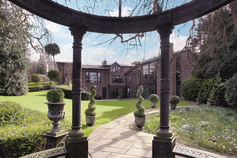 5 bedroom detached house for sale in Macclesfield Road, Alderley Edge