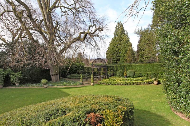 5 bedroom detached house for sale in Macclesfield Road, Alderley Edge