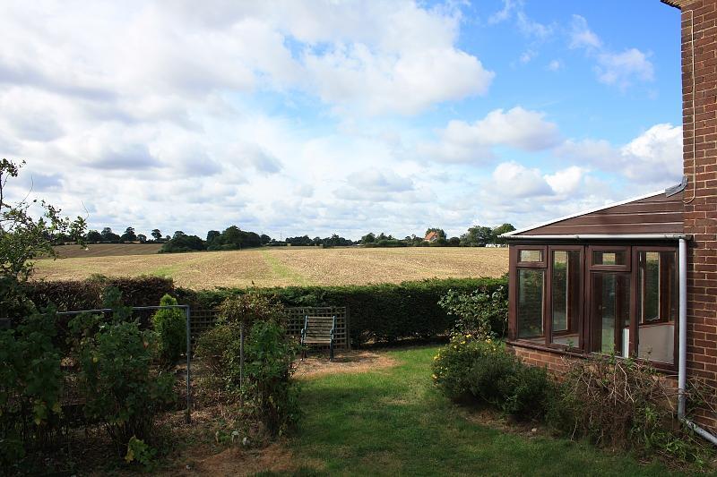 3 bedroom cottage to rent in Beaumont Hall, Redbourn Road, St Albans