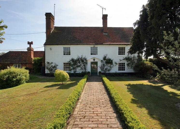 4 bedroom detached house for sale in Woodchurch, Kent, TN26 3SY, TN26