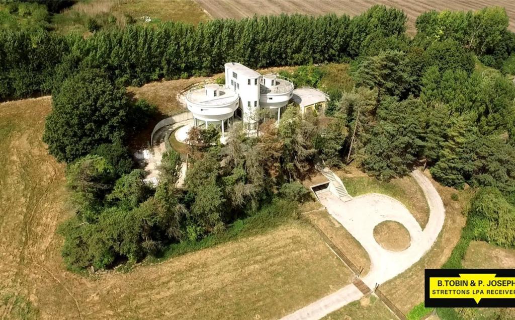 6 bedroom detached house for sale in Norton, Faversham, Kent, ME13, ME13