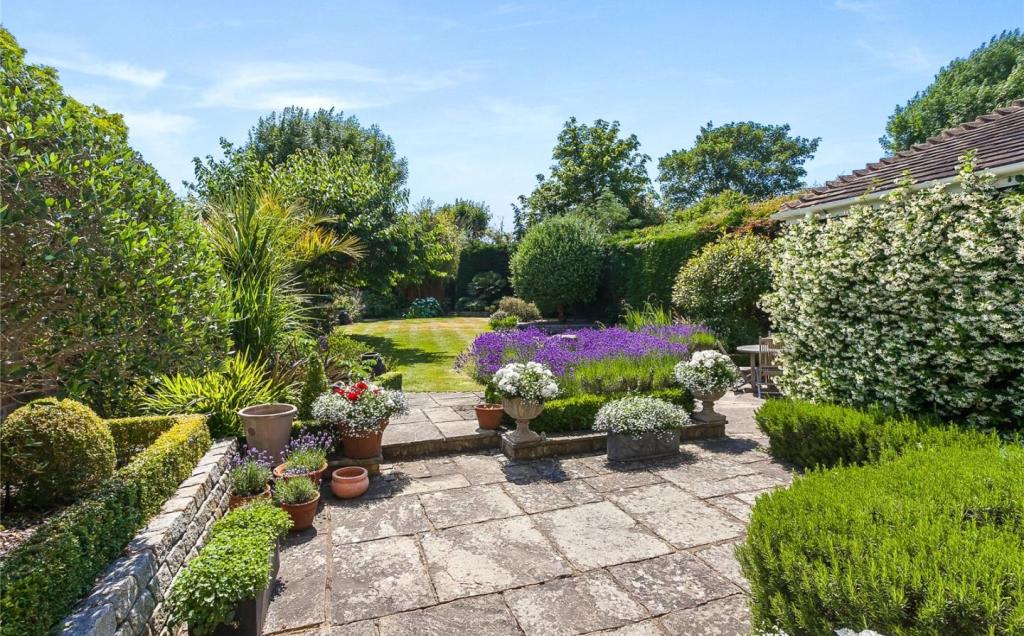 5 bedroom house for sale in Arnison Road, East Molesey, Surrey, KT8, KT8