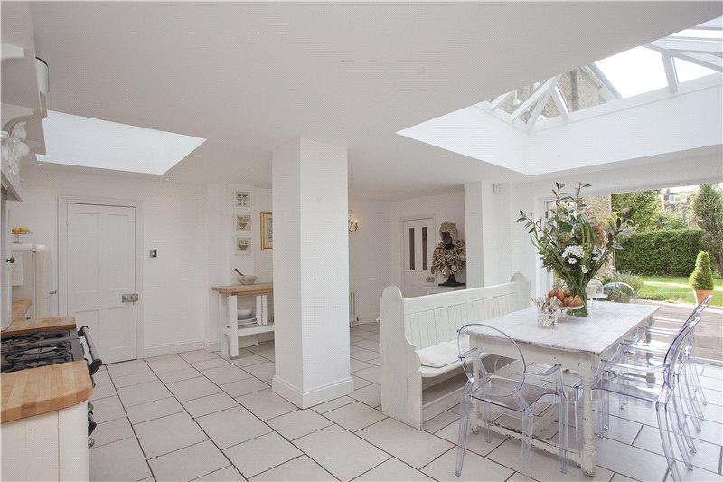 4 bedroom detached house for sale in Walton Road, East Molesey, Surrey