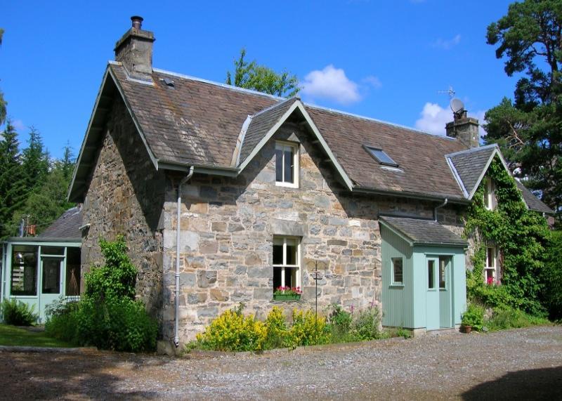 3 Bedroom Detached House For Sale In Gardener's Cottage, Dall Rannoch 