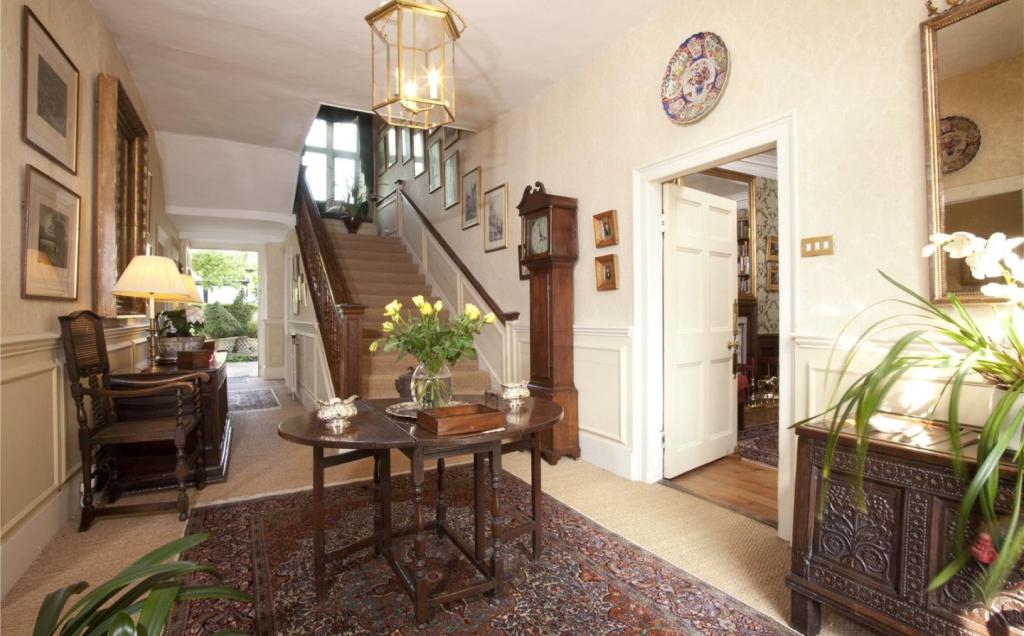 6 bedroom detached house for sale in West Lavington, Devizes, Wiltshire, SN10, SN10