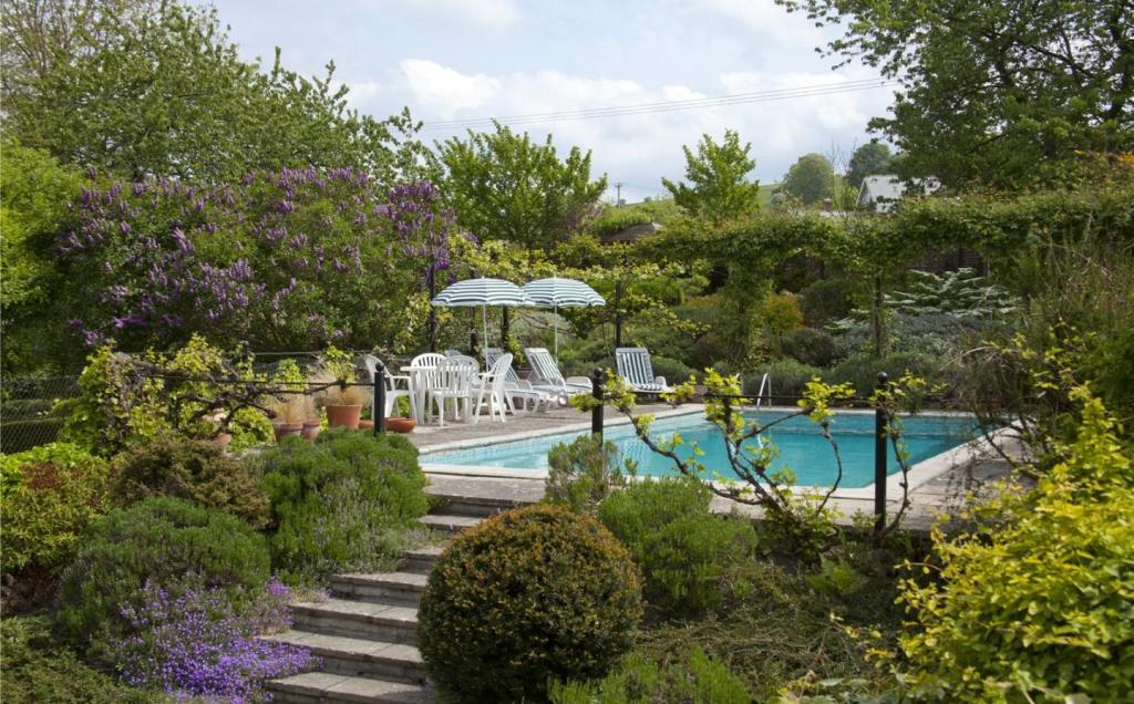 6 bedroom detached house for sale in West Lavington, Devizes, Wiltshire