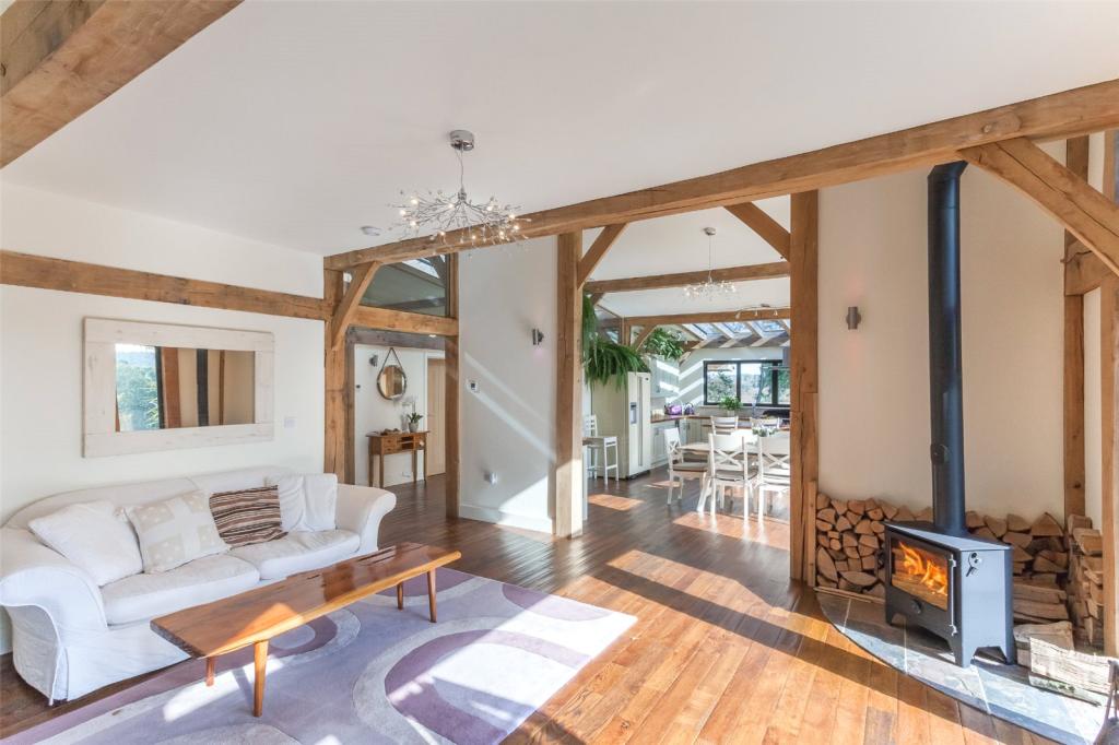 3 bedroom detached house for sale in Warren Copse, Woodgreen