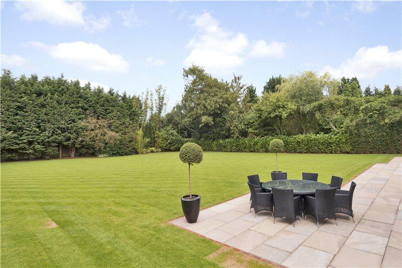 6 bedroom detached house for sale in Sunning Avenue, Ascot, Berkshire