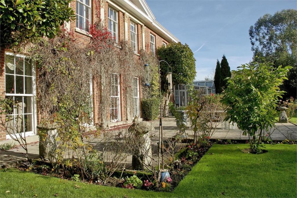 10 bedroom detached house for sale in Burley, Hampshire, BH24