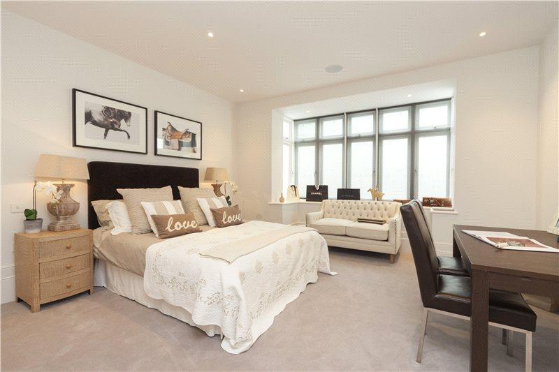 5 bedroom semidetached house for sale in Lonsdale Road, Barnes, London