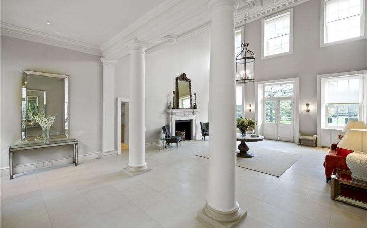 Crestron,Entrances