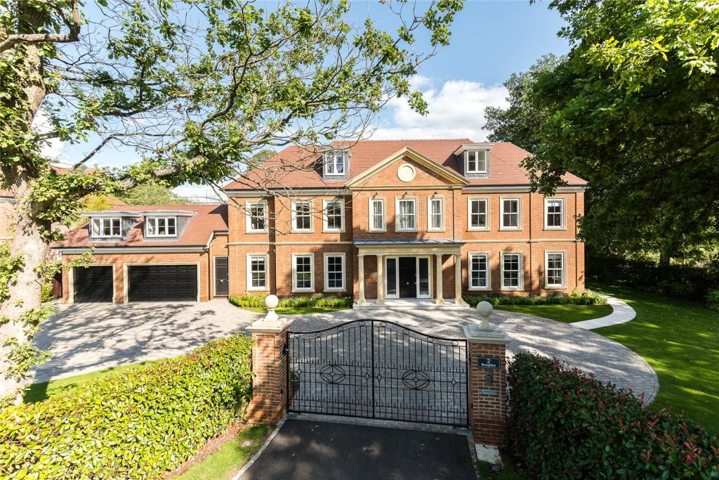 6 bedroom detached house for sale in Virginia Avenue, Wentworth