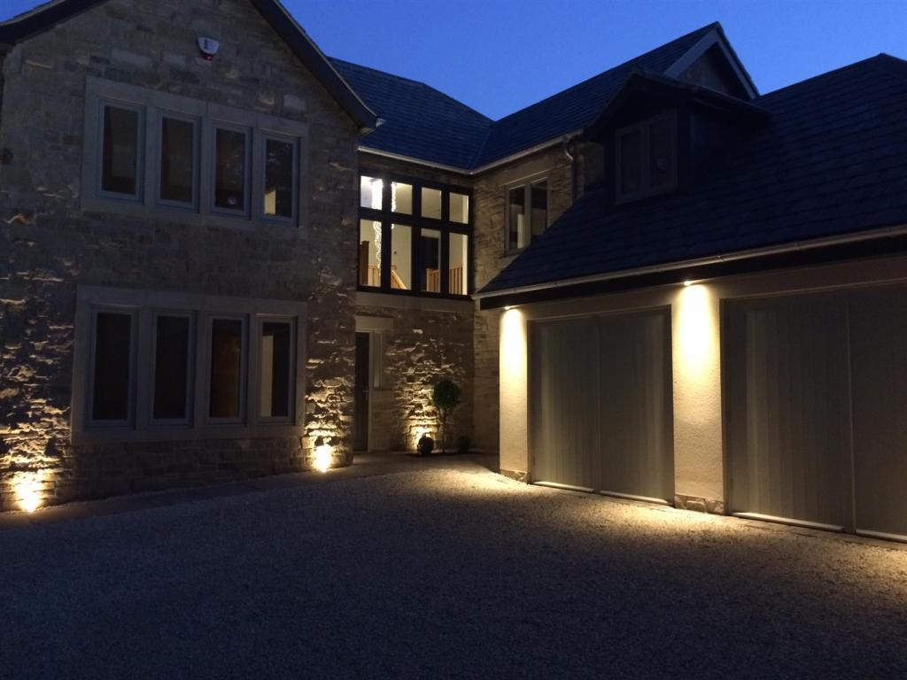 5 bedroom detached house for sale in Lodge Drive, Wingerworth