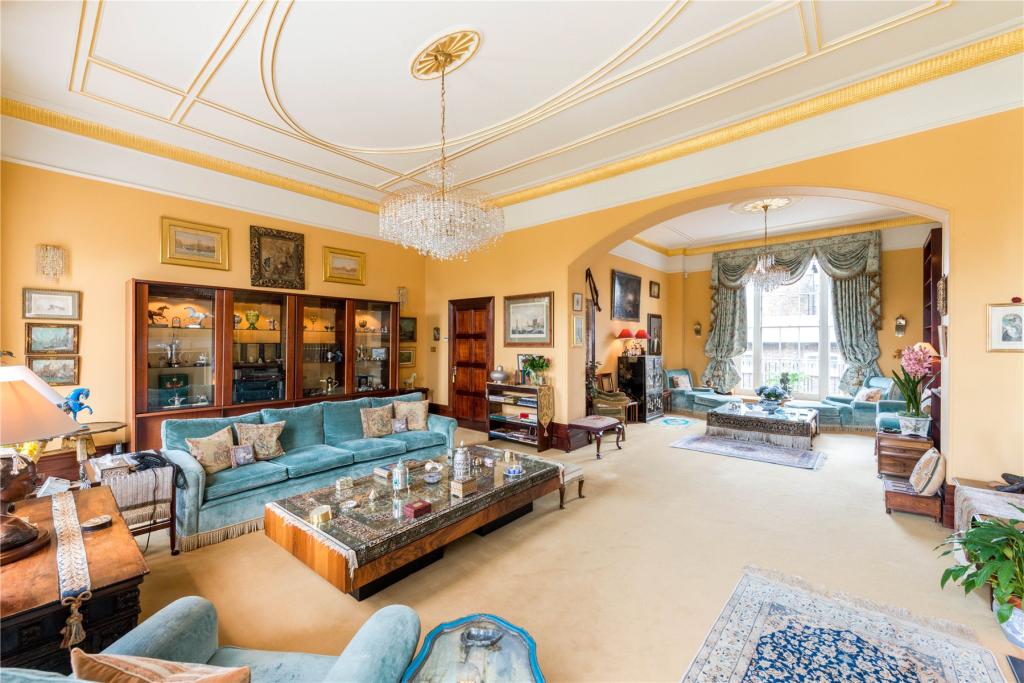 8 bedroom terraced house for sale in Gloucester Gate, London, NW1, NW1