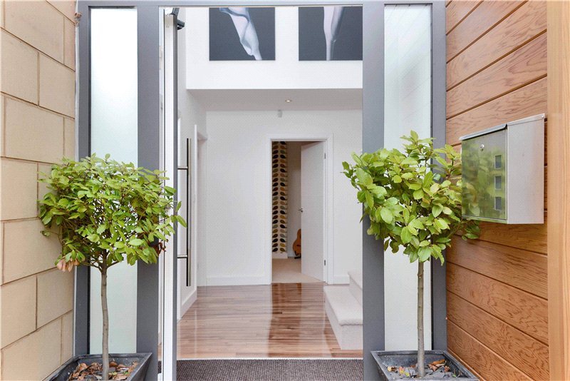 4 bedroom detached house for sale in Gaddesby Lane, Rearsby, Leicester, LE7