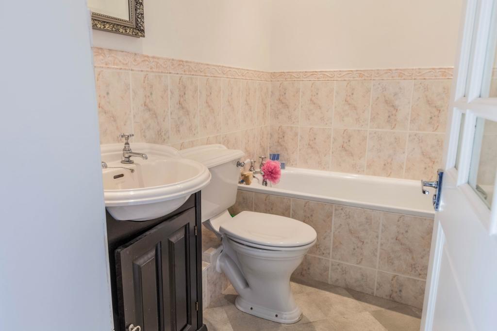 4 bedroom detached house for sale in Plymouth Road, Chudleigh Knighton