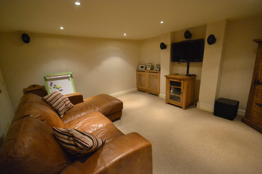 3 bedroom semidetached house for sale in Tamworth Road, Hertford, Herts, SG13