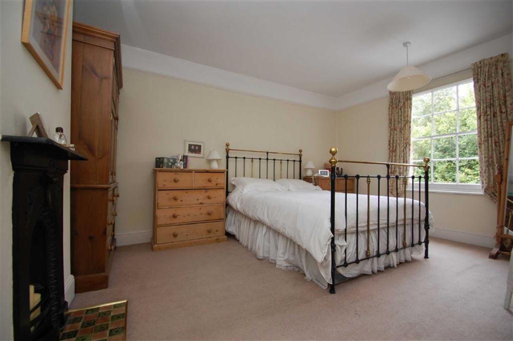 4 bedroom semidetached house for sale in Oak Street, Belle Vue