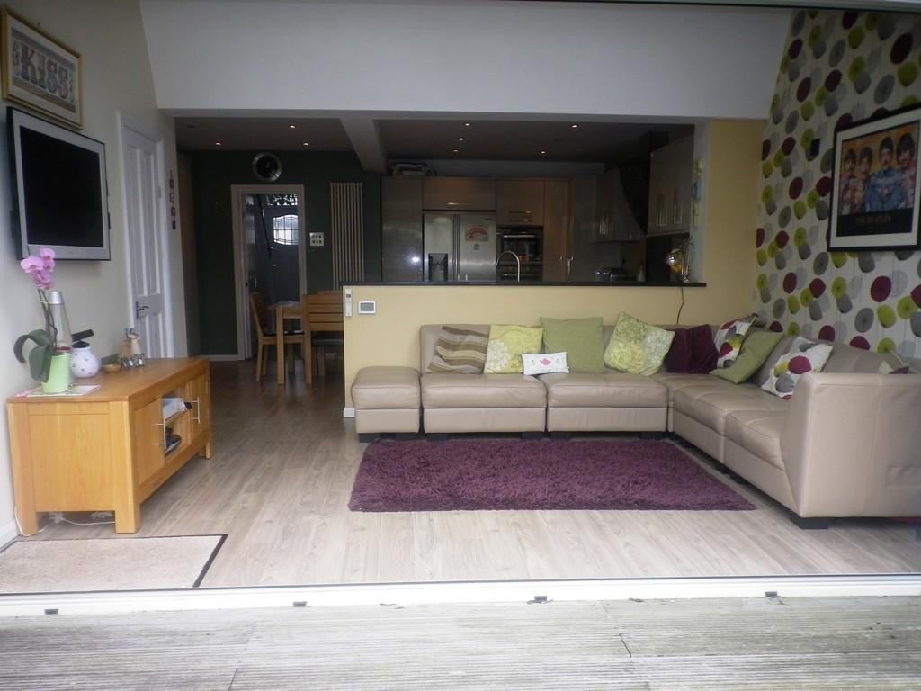 4 bedroom terraced house for sale in Beaconsfield Avenue, Cosham, PO6