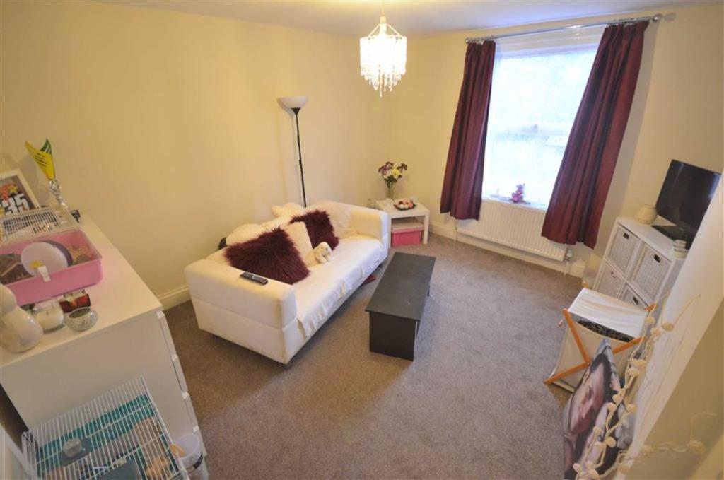 4 bedroom semidetached house for sale in Podsmead Road, Gloucester