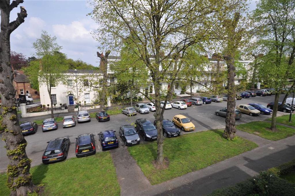 5 bedroom town house for sale in Binswood Avenue, Leamington Spa, CV32