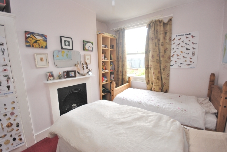 4 bedroom terraced house for sale in Lyndhurst Way Peckham SE15, SE15