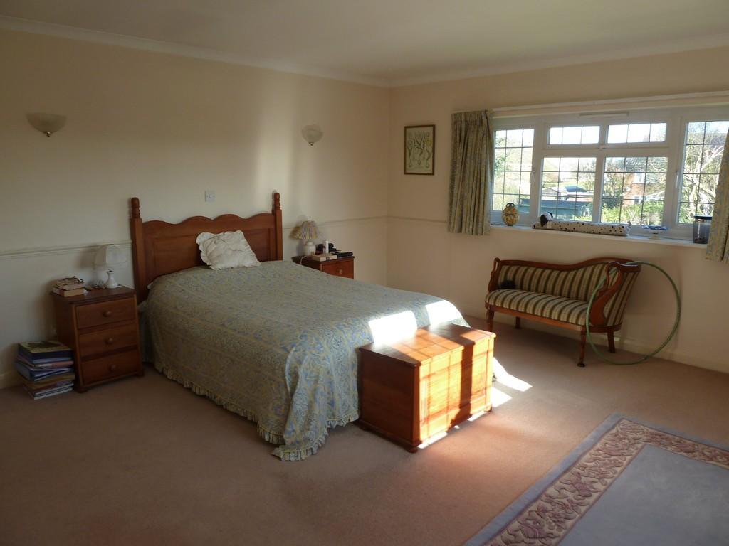 4 bedroom detached house for sale in Road, Wellesbourne, CV35