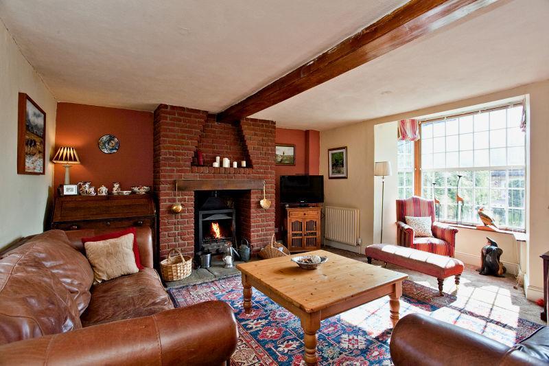 6 bedroom detached house for sale in School Lane, Abthorpe, Towcester