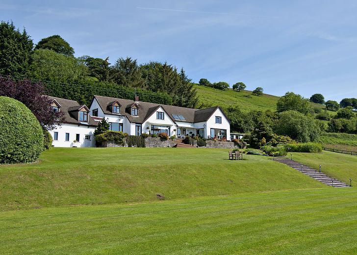 4 bedroom detached house for sale in Graig Road, Lisvane, Cardiff