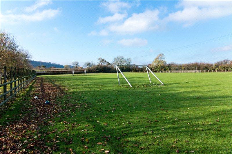 8 bedroom detached house for sale in New Inn Road, Ewenny, Bridgend, CF35, CF35