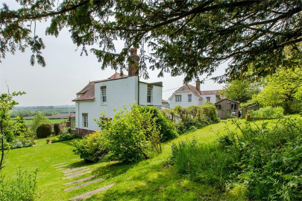 5 bedroom detached house for sale in Kingston Road, Lewes, BN7