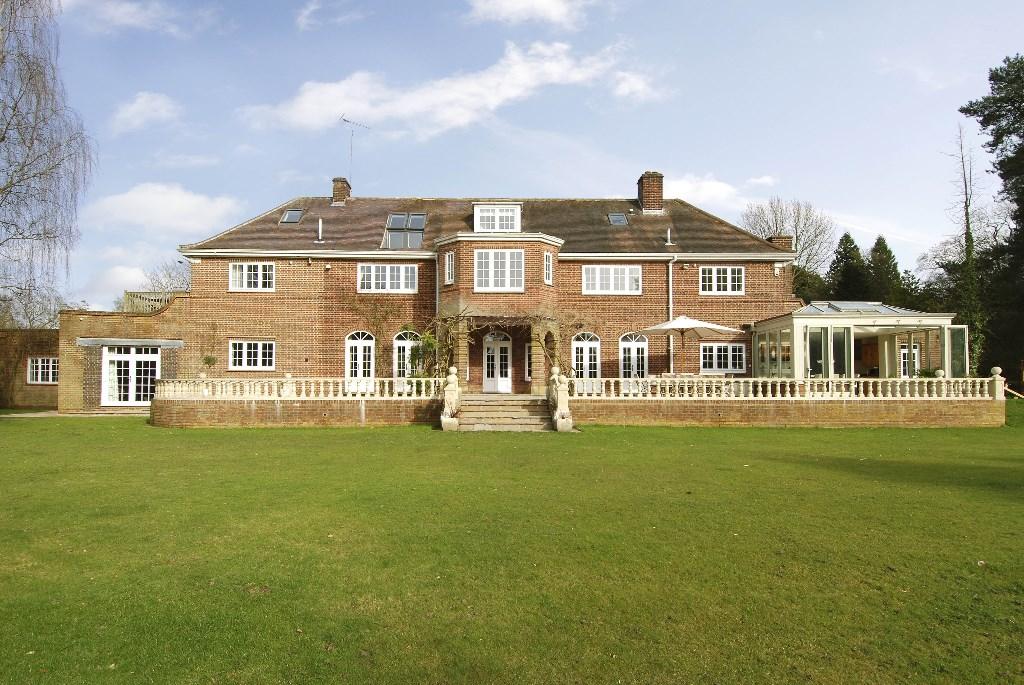 6 bedroom country house for sale in Hyde Lane, Kings Langley, HP3
