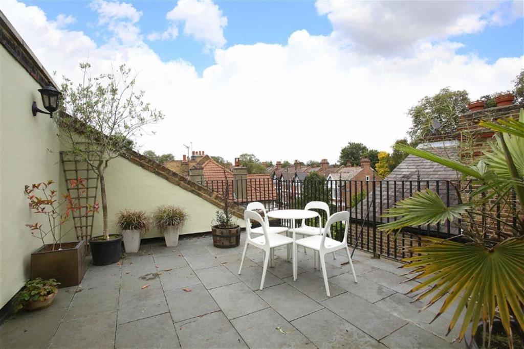 5 bedroom terraced house for sale in Elmwood Road, Herne Hill, London, SE24