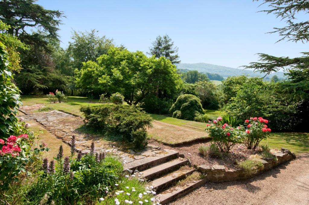 5 bedroom detached house for sale in Burtons Lane, Wellington Heath