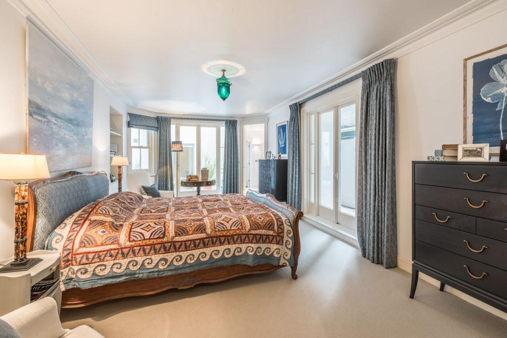 4 bedroom flat for sale in Wetherby Gardens, South Kensington, London, SW5