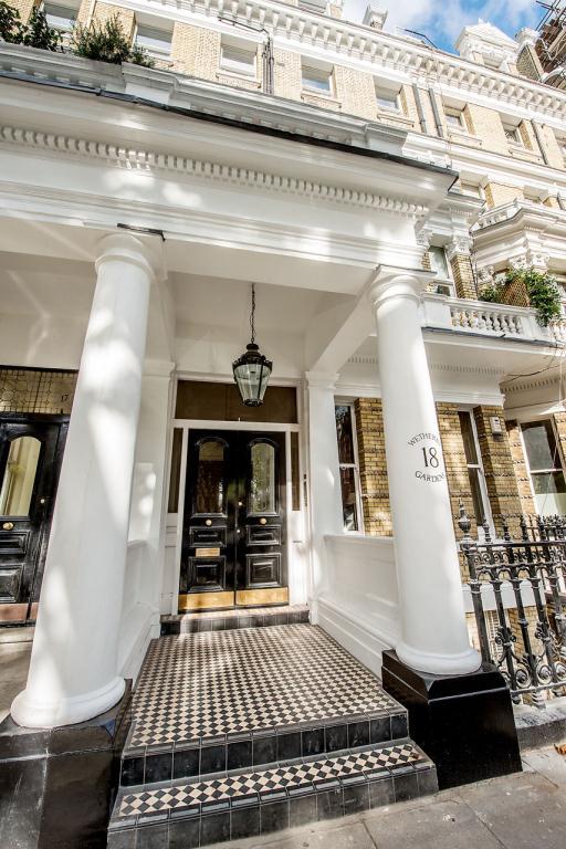 4 bedroom flat for sale in Wetherby Gardens, South Kensington, London, SW5