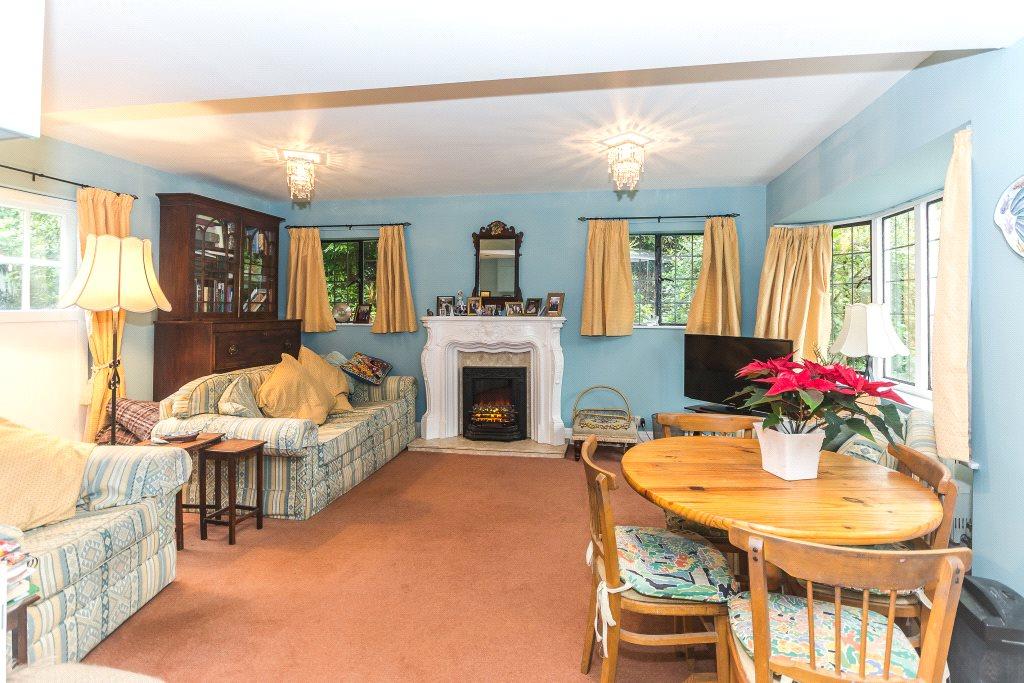 4 bedroom detached house for sale in Little Haigh, Flaxton Road