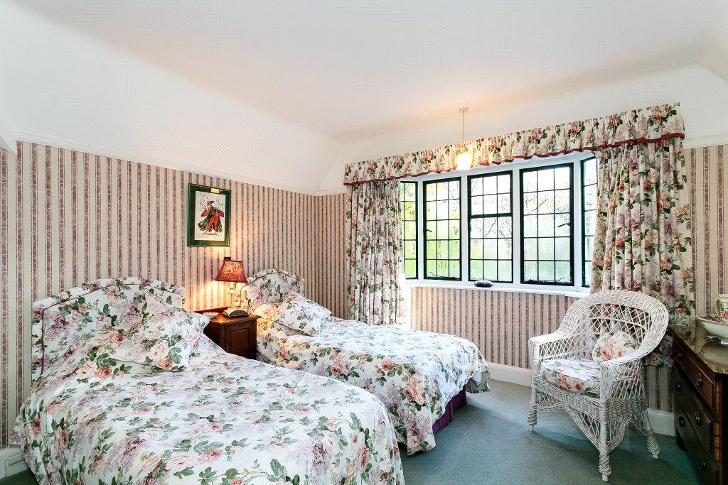 4 bedroom detached house for sale in Little Haigh, Flaxton Road