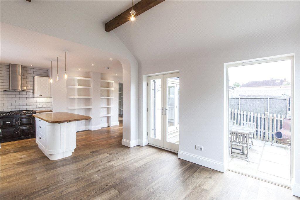 4 bedroom semidetached house for sale in Cardan Drive, Ben Rhydding