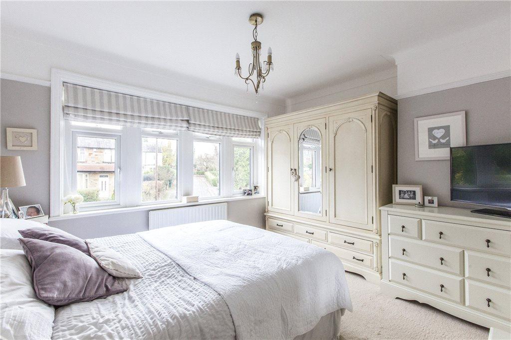 3 bedroom semidetached house for sale in Kingsway Drive, Ilkley, West