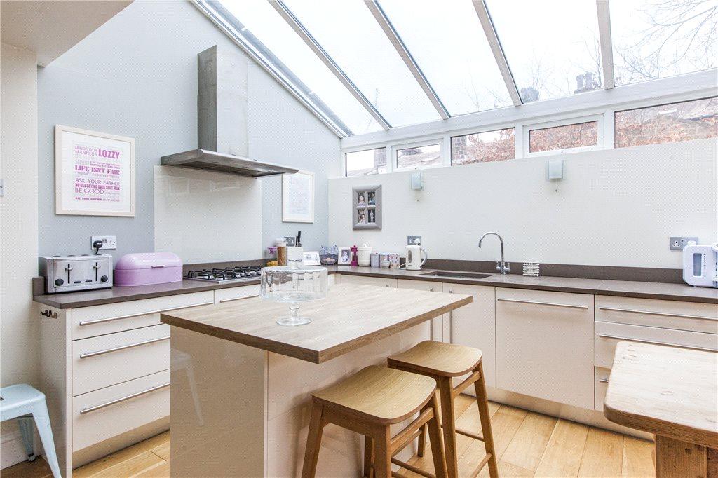 3 bedroom semidetached house for sale in Kingsway Drive, Ilkley, West Yorkshire, LS29, LS29