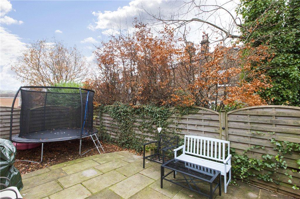 3 bedroom semidetached house for sale in Kingsway Drive, Ilkley, West Yorkshire, LS29, LS29