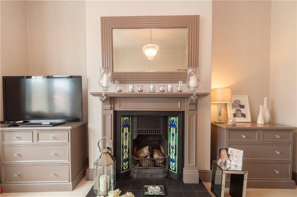 4 bedroom terraced house for sale in Park Grove, Knaresborough, North