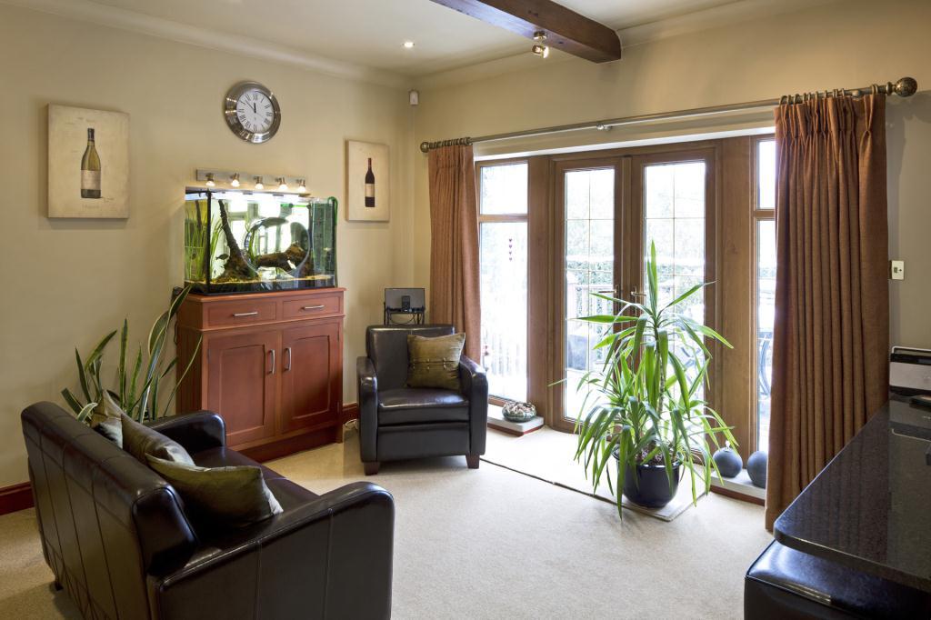 5 bedroom detached house for sale in Glen Road, Eldwick, Bingley, West Yorkshire, BD16